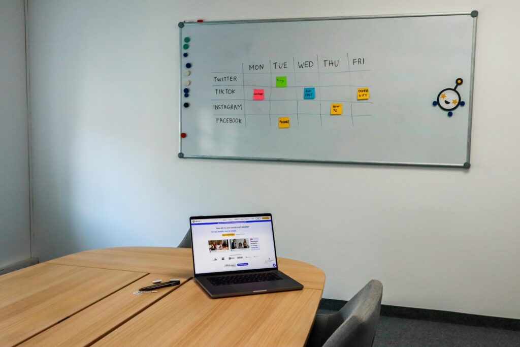 A imagem atual não possui texto alternativo. O nome do arquivo é: pexels-walls-io-440716388-15505438-scaled.jpg